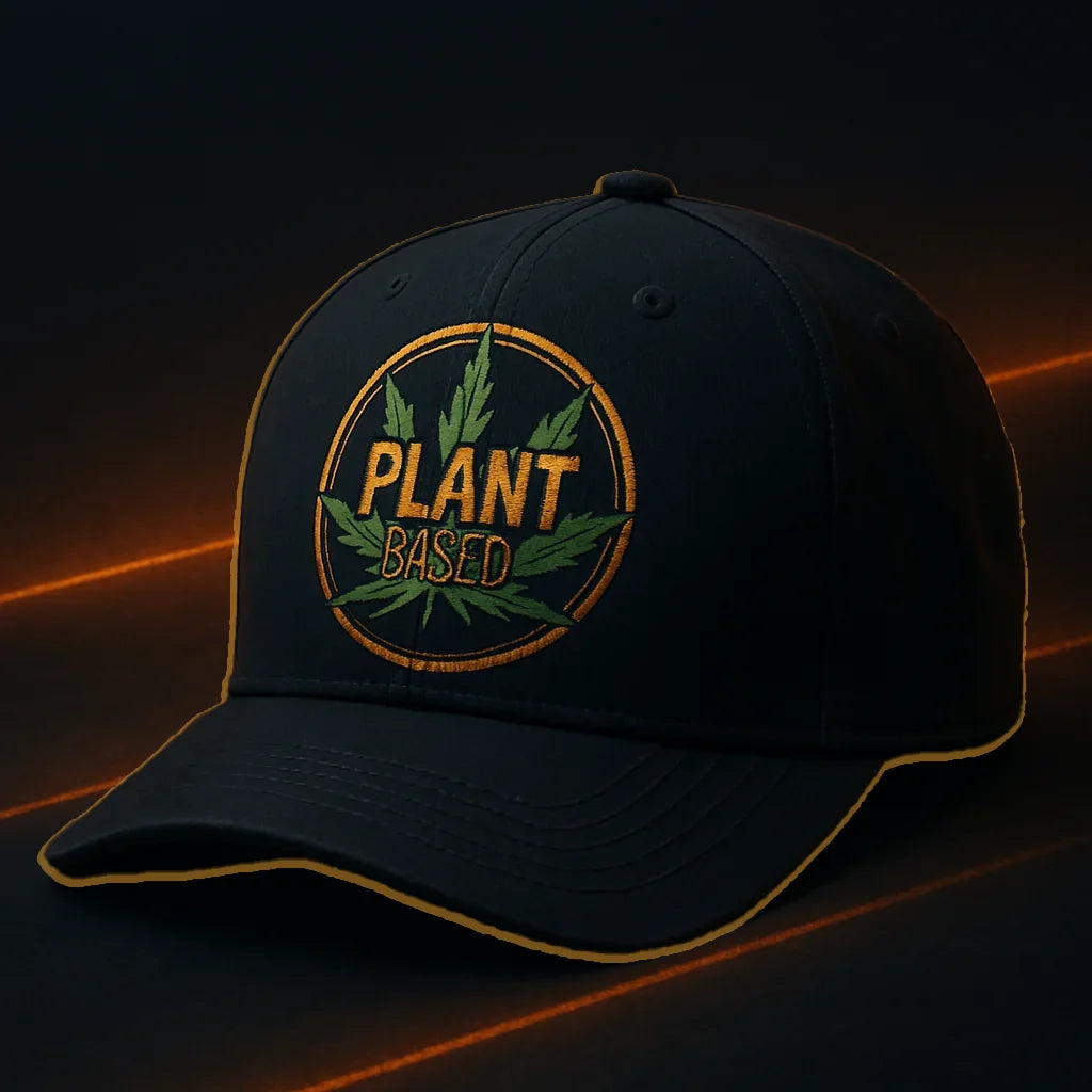 Schwarze Cap mit gesticktem Plant-Based-Motiv und Hanfblatt – vegane Streetwear-Statementmütze aus der Pixdesign Kollektion