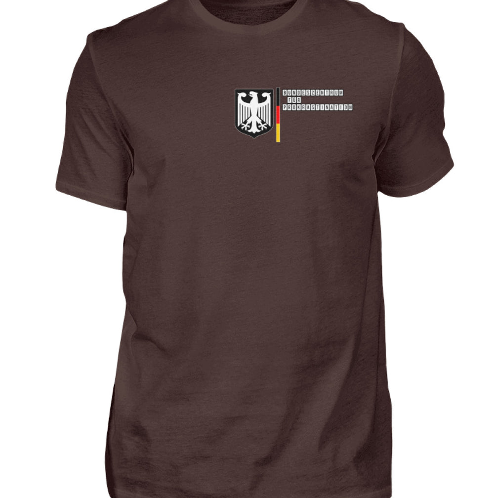 Unser Herrenshirt mit einem lustigen Prokrastinationsdesign ist genau das Richtige für alle, die den Kampf gegen das Aufschieben mit Humor nehmen. Dieses Shirt ist mehr als nur ein Kleidungsstück; es ist eine Hommage an die Kunst der Ablenkung.